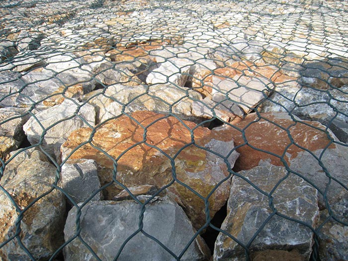 護岸鉛絲籠
